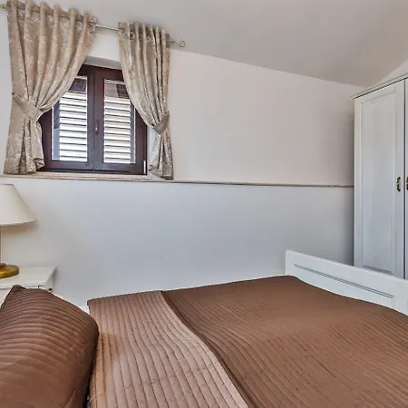 Apartments Perko * Kaštela
