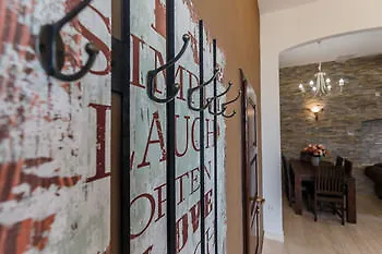 Lägenhet Luxury Apartments Perko Kaštela